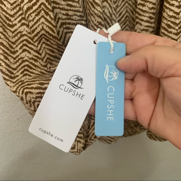 NWT CUPSHE V Neck Wave Pattern Bowknot Back Sleeveless Spaghetti XL - Picture 9 of 14